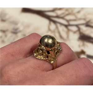 14k Solid Yellow Gold Ring Size 5 NEW